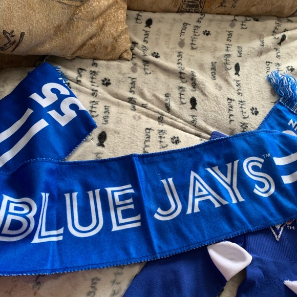 NWOT Blue Jays Martin 55 socks and scarf bud light - Picture 3 of 8